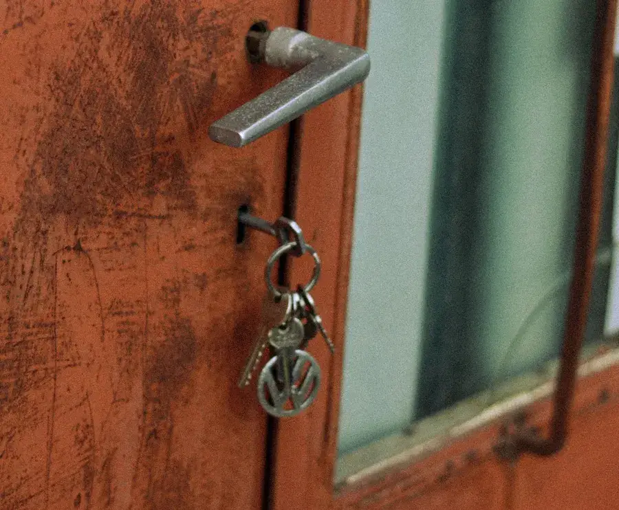 Keys hanging from an old door lock – checking BS 3621 and TS 007 locks in Bournemouth, Locksmith Bournemouth guide to five-lever lock markings